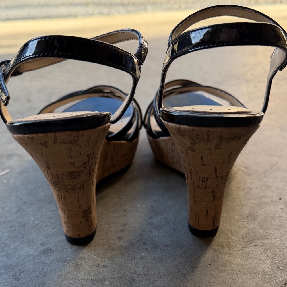 No Boundaries Black Patent Crisscross Strap Heels - Picture 3 of 4
